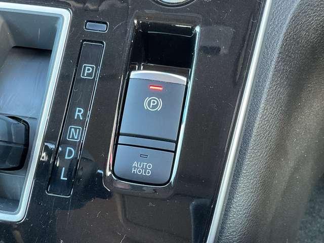 セレナ ２．０　ハイウェイスター　Ｖ　プロパイロット／後席モニター／両側オートス　サイドエアバッグ　アラウンドビュ－　アルミ　衝突被害軽減　ＬＤＰ　エアバッグ　両側オートスライドドア　ＬＥＤライト　インテリジェントキー　点検記録簿　サイドカメラ　メモリーナビ　アイドリングストップ（14枚目）