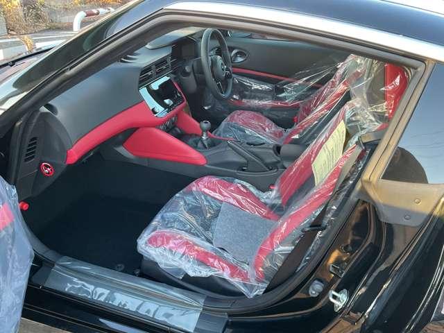 �X�^�C���b�V���ȃX�|�[�e�B���𑕂����C���e���A�B