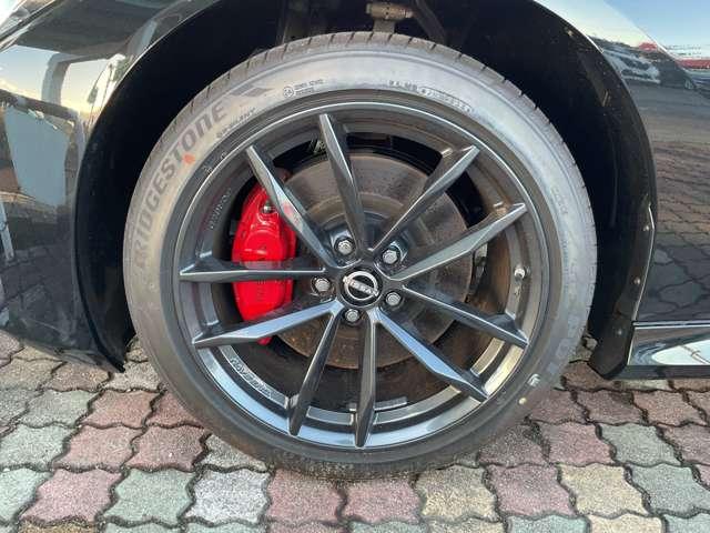 �X�^�C���b�V���Ȑ�p�����A���~�z�C�[�������B�X�|�[�c�^�C�����������Ă���܂��B