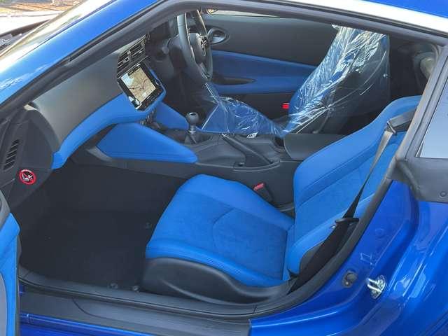 �X�^�C���b�V���ȃX�|�[�e�B���𑕂����C���e���A�B