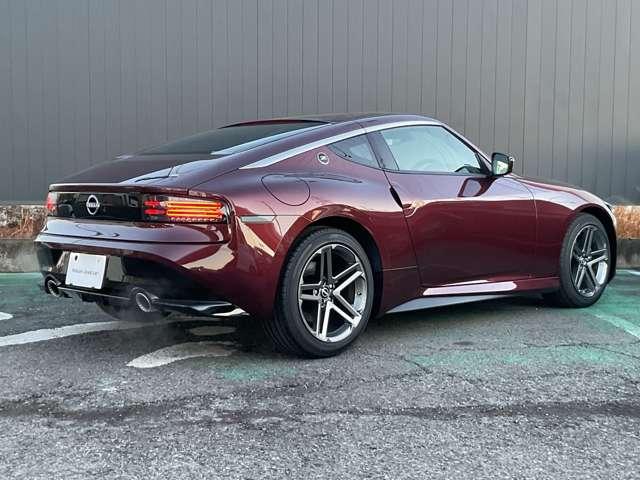 �����������{�f�B�J���[�����₩�ȕ��͋C�������o���Ă���܂��B���Ђ������������������͓I�Ȃ��Ԃł��B