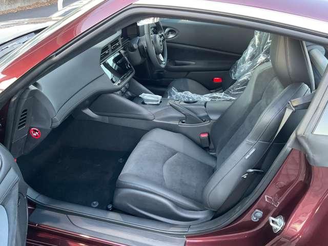 �X�^�C���b�V���ȃX�|�[�e�B���𑕂����C���e���A�B