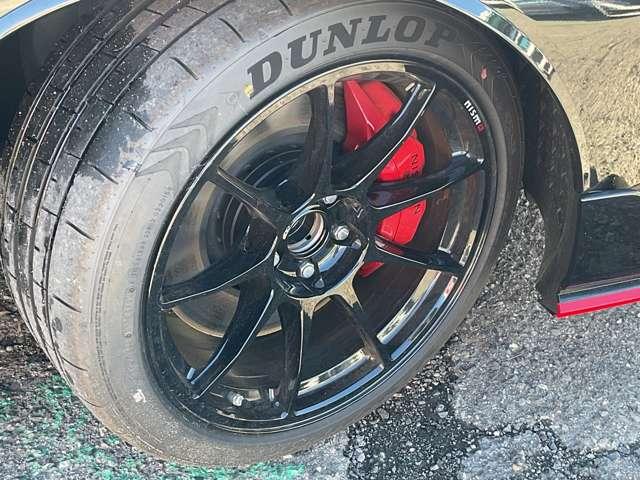 �m�h�r�l�n��p�A���~�z�C�[���ł��B�V���[�v�ȃf�U�C�����{�f�B�f�U�C���ƃ}�b�`���Ă��܂��B