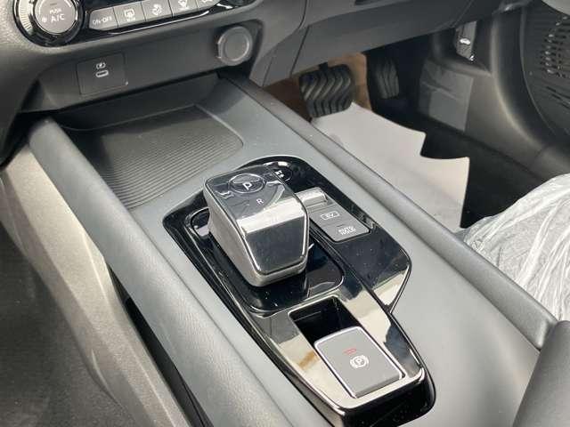 ノート １．２　Ｘ　※雹害未使用車／ナビ無し／アラウンドビュー　助手席エアバック　ＰＳ　ＰＷ　盗難防止　キーフリーシステム　【ＬＥＤヘッドライト】　ＡＡＣ　オートハイビーム　カーテンエアバック　バックカメラ　ＡＢＳ（37枚目）