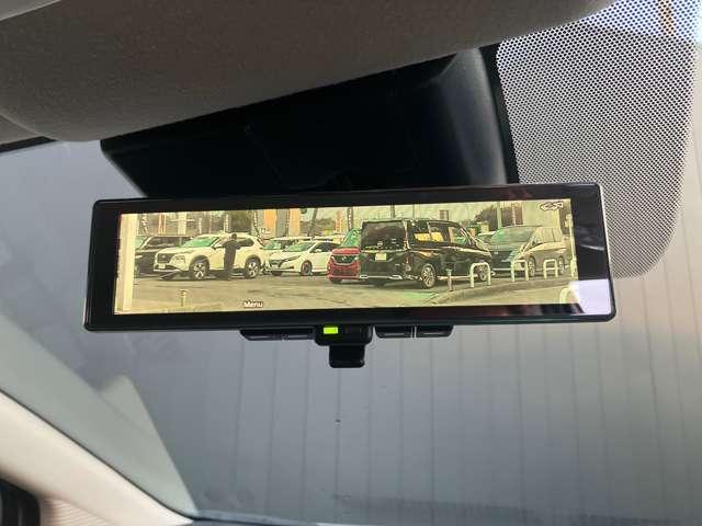 �X�}�[�g���[���~���[�F�ԗ�����̃J�����f�����~���[�ɉf���o���̂ŁA�ԓ��̏󋵂�A�V��Ȃǂɉe�����ꂸ�A���ł��N���A�Ȍ�����E�������܂��B