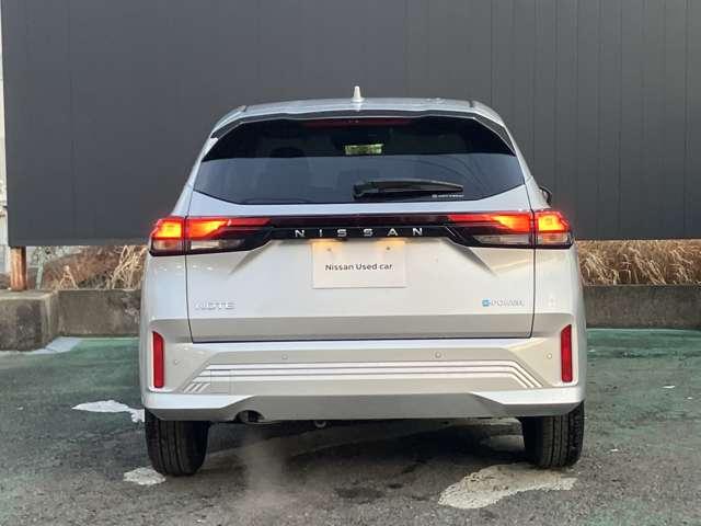 �����ȃt�����g�X�^�C���B�k�d�c�w�b�h���C�g�Ŗ�̃h���C�u�����S�ł��B