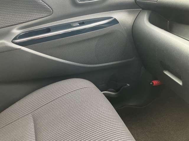 デイズルークス ６６０　Ｘ　Ｖセレクション　両側オートスライドドア／純正ナビ／アラウン　キーレスＥ　エアバック　インテリジェントキ－　ＡＷ　ナビＴＶ　フルセグ　ＥＴＣ車載器　サイドカメラ　ドライブレコーダー　メモリーナビ　ワンオ－ナ－車　ＡＢＳ（32枚目）