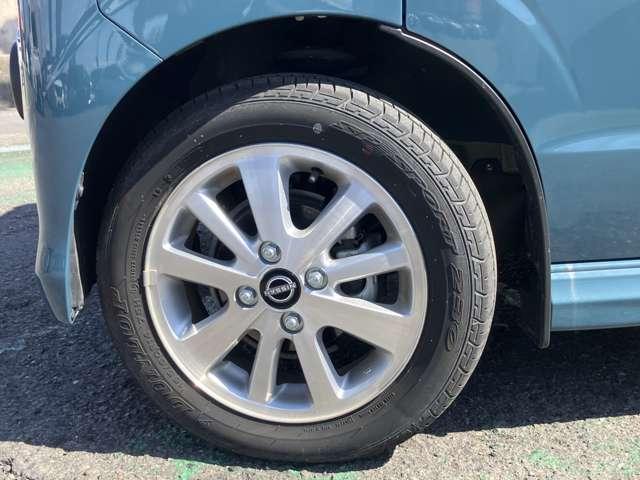 �����A���~�z�C�[���ł��B�V���[�v�ȃf�U�C�����{�f�B�f�U�C���ƃ}�b�`���Ă��܂��B