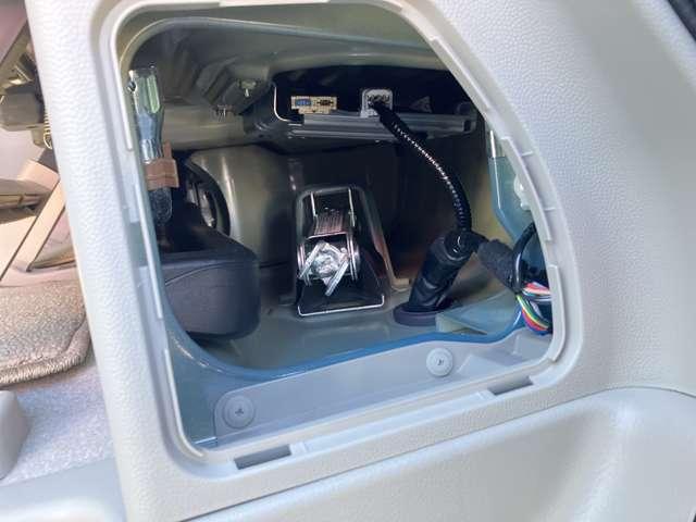 �^�C�������p�̃W���b�L�ƍH��𑕔����Ă���܂��B