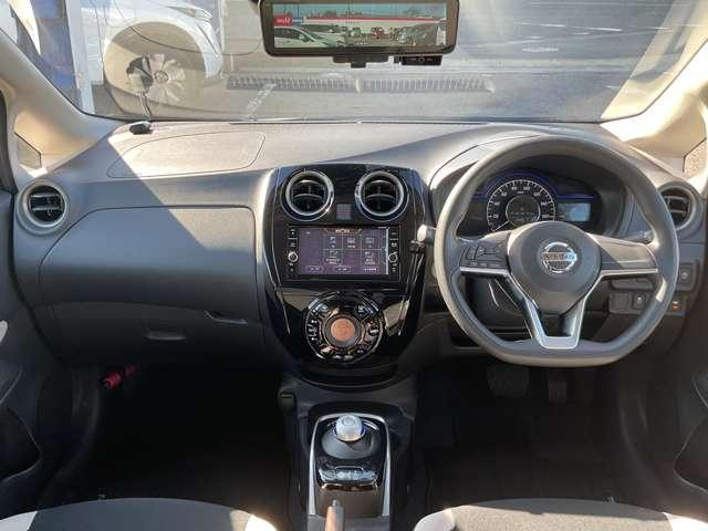 ノート １．２　ｅ－ＰＯＷＥＲ　Ｘ　純正ナビ／アラウンドビューモニター／スマー　衝突安全ブレーキ　アラウンドビュ－モニタ－　スマートキ－　地上デジタル　レーンアシスト　アルミホイール　Ｗエアバック　ＬＥＤヘッドランプ　ナビ・ＴＶ　ＡＡＣ（4枚目）