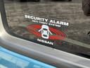 セキュリティーアラーム装備なので駐車中も安心です。