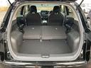 後部座席を前に倒すと広くなり、大きい荷物でも入るスペースができます。