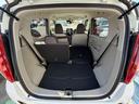 リヤシートは５：５分割で倒せます。リヤシートを前方に倒せば、大きな荷物も載せられます。