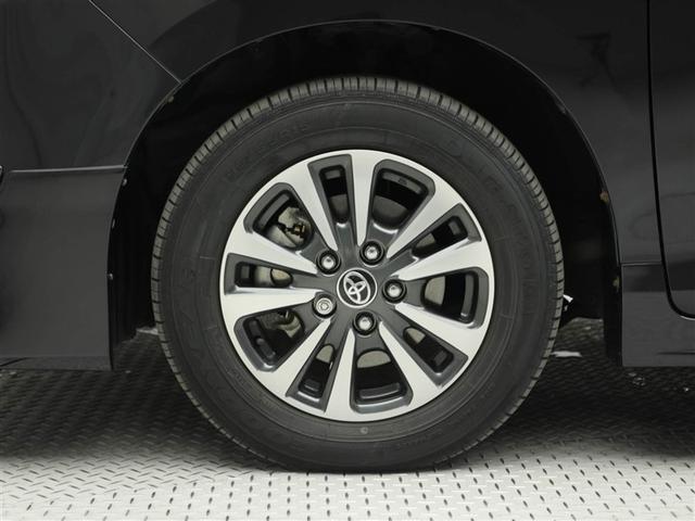 エスクァイア ハイブリッドＧｉ　プレミアムパッケージ　地上デジタル　衝突被害軽減　ＬＥＤライト　１オナ　Ｂカメラ　クルコン　スマートキー　エアロ　メモリナビ　ナビ＆ＴＶ　ＡＣ１００Ｖ　キーレス　ドラレコ　盗難防止装置　ＤＶＤ再生　ＡＢＳ　３列シート（30枚目）