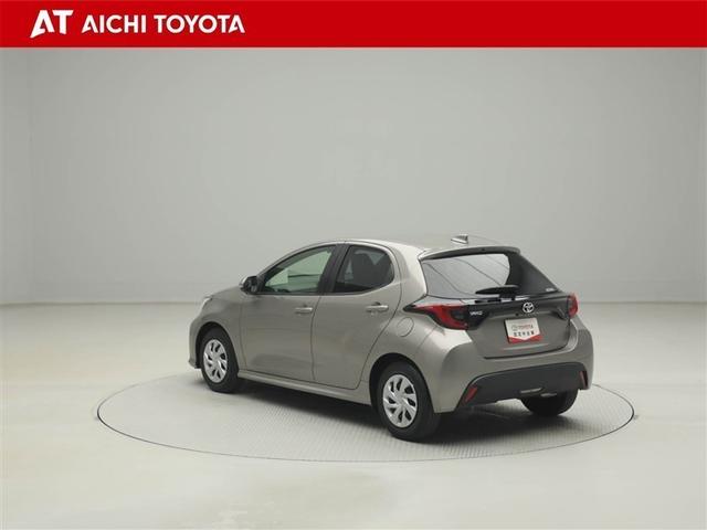 ヤリス Ｇ　バックモニタ－　誤発進抑制機能　ドライブレコーダ　１オーナー車　スマートキー　盗難防止装置　ＬＥＤヘッドライト　横滑り防止機能　キーレス　ＥＴＣ　オートエアコン　ＡＢＳ　運転席エアバック　ＤＶＤ再生（4枚目）