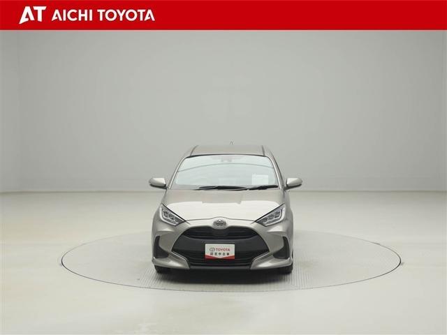 ヤリス Ｇ　バックモニタ－　誤発進抑制機能　ドライブレコーダ　１オーナー車　スマートキー　盗難防止装置　ＬＥＤヘッドライト　横滑り防止機能　キーレス　ＥＴＣ　オートエアコン　ＡＢＳ　運転席エアバック　ＤＶＤ再生（9枚目）