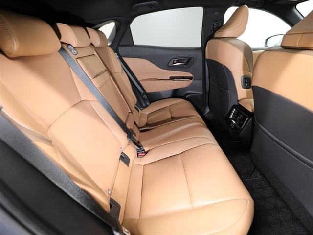 クラウンスポーツ Ｚ　ムーンルーフ　ＡＷＤ　フルセグテレビ　１オーナー　ＥＴＣ車載器　ＴＶナビ　クルコン　横滑り防止装置　エアバッグ　本革　ＡＣ１００Ｖ　ミュージックプレイヤー接続可　メモリナビ　ドラレコ　キーレス　ＡＢＳ（20枚目）