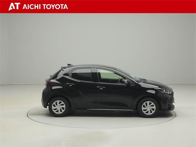 ヤリス Ｘ　ＰＣＳ　スマートキーシステム　元レンタカー　横滑り防止装置付き　ワイヤレスキー　バックガイドモニター　盗難防止　サイドエアバック　エアコン　Ｗエアバッグ　パワーウインドウ　ＥＴＣ付き　パワステ　ナビ（7枚目）