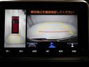 パノラミックビューモニターを装備。駐車場や交差点でクルマを真上から見るように周囲を確認できます。機能の詳細は販売店スタッフまでおたずねください。