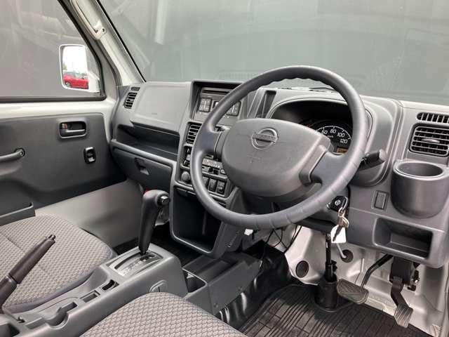 ＮＴ１００クリッパートラック ６６０　ＧＸ　４ＷＤ　パワーウィンドウ　ＥＴＣ　フォグランプ　プ　ＥＴＣ付き　切替４ＷＤ　パワーウインド　ワンオーナー車　キーレスエントリー　ＡＣ　記録簿　パワーステアリング　エアバッグ　助手席エアバック（4枚目）