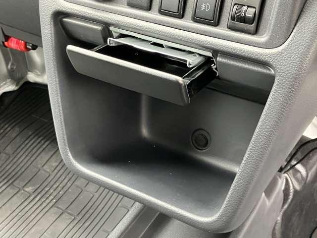 ＮＴ１００クリッパートラック ６６０　ＧＸ　４ＷＤ　パワーウィンドウ　ＥＴＣ　フォグランプ　プ　ＥＴＣ付き　切替４ＷＤ　パワーウインド　ワンオーナー車　キーレスエントリー　ＡＣ　記録簿　パワーステアリング　エアバッグ　助手席エアバック（12枚目）