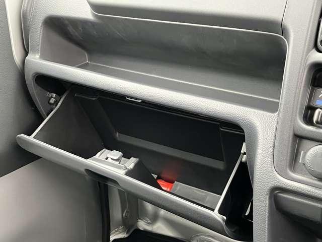 ＮＴ１００クリッパートラック ６６０　ＧＸ　４ＷＤ　パワーウィンドウ　ＥＴＣ　フォグランプ　プ　ＥＴＣ付き　切替４ＷＤ　パワーウインド　ワンオーナー車　キーレスエントリー　ＡＣ　記録簿　パワーステアリング　エアバッグ　助手席エアバック（13枚目）