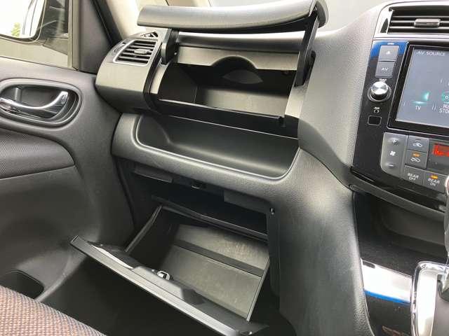 セレナ 2.0 ハイウェイスター S-HYBRID アドバンストセーフティ パッケージ クルーズコントロール エマージェンシーブ 衝突軽減B パワーステアリング ワンセグTV 車線逸脱防止 スマートキー キーフリー ETC AW ワンオーナー アイドリングストップ 記録簿 ナビTV AC ABS サイドカメラ メモリーナビ PW(15枚目)