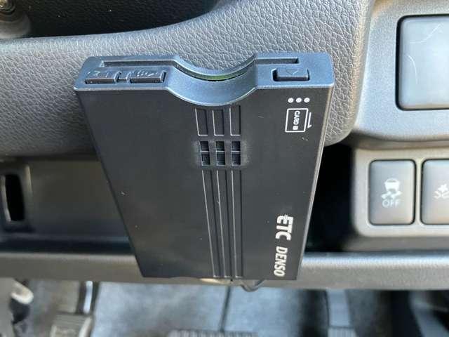 デイズ ６６０　ハイウェイスターＧターボ　純正メモリーナビ　アラウンドビューモニタ　誤発進抑制　点検記録簿　アイスト　運転席エアバッグ　レーンキープアシスト　スマキー　ナビＴＶ　バックモニター　ワンセグ　セキュリティーアラーム　エアコン　オートクルーズ　ＡＢＳ　パワステ　メモリーナビ（14枚目）