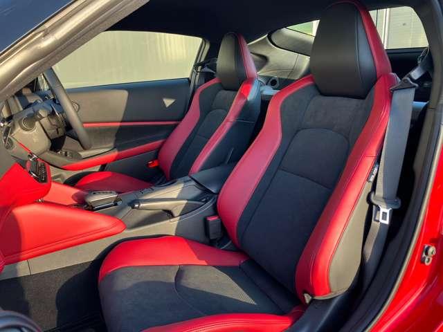 フェアレディＺ ３．０　バージョン　ＳＴ　大画面メーカーＯＰナビ　ＬＥＤヘッドライト　衝突軽減システム　レーンキープ　オートクルーズ　Ｂモニタ　盗難防止システム　ワンオーナ　アルミホイール　ＬＥＤヘッドライト　ナビＴＶ　スマートキー　ＥＴＣ　キーレス　オートエアコン　パワーステアリング（6枚目）