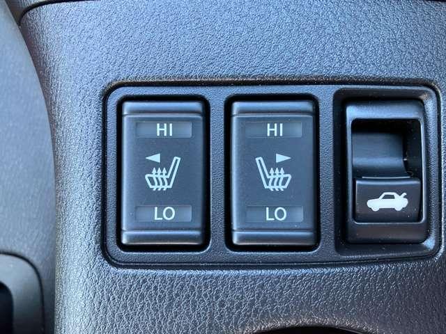 フェアレディＺ ３．０　バージョン　ＳＴ　大画面メーカーＯＰナビ　ＬＥＤヘッドライト　衝突軽減システム　レーンキープ　オートクルーズ　Ｂモニタ　盗難防止システム　ワンオーナ　アルミホイール　ＬＥＤヘッドライト　ナビＴＶ　スマートキー　ＥＴＣ　キーレス　オートエアコン　パワーステアリング（15枚目）