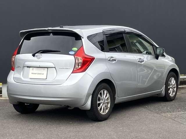 ノート １．２　メダリスト　Ｘ　純正メモリーナビ　バックカメラ　ＥＴＣ　バックモニター　記録簿付き　車線逸脱警報装置　インテリキー　Ｉストップ　ワンオーナー　デュアルエアバック　キーレス　パワーステアリング　イモビライザー　ＥＴＣ車載器　オートエアコン　メモリーナビ（2枚目）
