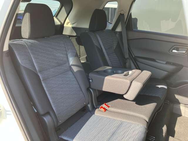 エクストレイル １．５　Ｘ　ｅ－４ＯＲＣＥ　４ＷＤ　※雹害車※プロパイロット　メーカーナビ　エマブレ　レーンキープアシスト　アダプティブクルーズコントロール　禁煙　バックモニター　ＬＥＤヘッドライト　インテリジェントキー　ＥＴＣ　４ＷＤ　寒冷地仕様　キーレスエントリー　アイドリングストップ（16枚目）