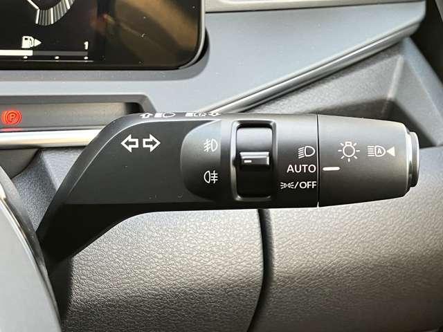 オーラ １．２　Ｇ　レザーエディション　※雹害車※　プロパイロット　エマージェン　追突防止　レーダークルーズ　車線逸脱警報装置　寒冷地仕様　ＬＥＤ　盗難防止　バックモニター　ＥＴＣ　インテリジェントキー　メモリーナビゲーション　ＡＷ　キーレスエントリー　オートエアコン　ＡＢＳ（10枚目）