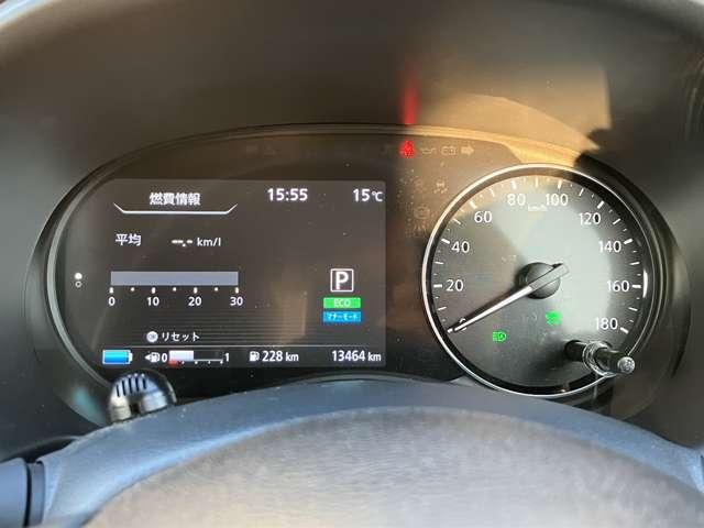 キックス １．２　Ｘ　ツートーン　インテリアエディション　（ｅ－ＰＯＷＥＲ）　※雹害車※　プロパイロット　エマージェン　レーダークルーズ　被害軽減ブレーキ　ＬＥＤヘッドライト　アラウンドビューモニター　インテリジェントキー　ドラレコ　ＥＴＣ　メモリ－ナビ　エアコン　パワステ　キーレス　パワーウィンドウ　ＡＢＳ　車線逸脱（6枚目）