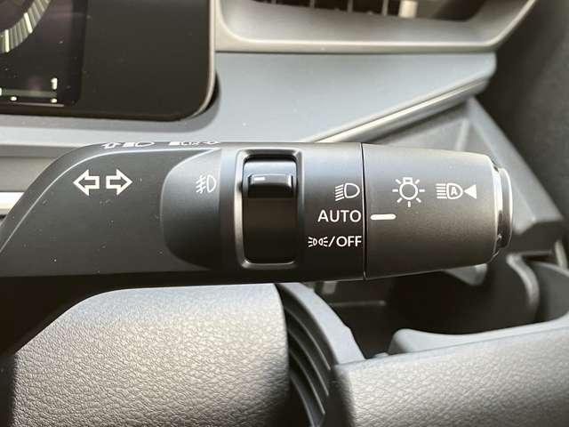 オーラ １．２　Ｇ　※雹害車※　エマージェンシーブレーキ　踏　自動（被害軽減）ブレーキ　ＬＥＤ　ＬＫＡ　サイドカメラ　カーテンエアバッグ　アルミホイール　インテリジェントキー　パワーウィンドウ　フルオートエアコン　キーレスエントリー　バックモニター　エアバッグ（9枚目）