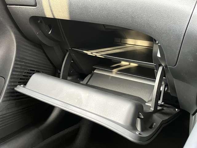 オーラ １．２　Ｇ　※雹害車※　エマージェンシーブレーキ　踏　自動（被害軽減）ブレーキ　ＬＥＤ　ＬＫＡ　サイドカメラ　カーテンエアバッグ　アルミホイール　インテリジェントキー　パワーウィンドウ　フルオートエアコン　キーレスエントリー　バックモニター　エアバッグ（14枚目）