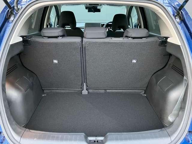 ノート １．２　Ｘ　※雹害車※　エマージェンシーブレーキ　リアカメラ　衝突被害軽減ブレ－キ　全方位カメラ　ＬＥＤヘッドライト　レーンアシスト　インテリジェントキー　サイドカーテンエアバック　サイドカメラ　パワーウィンドウ　オートエアコン　キーレス　ＡＢＳ（14枚目）