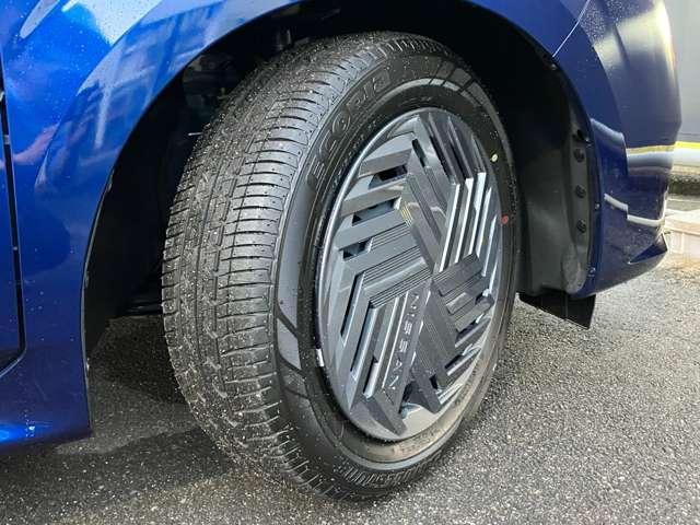 ノート １．２　Ｘ　※雹害車※　エマージェンシーブレーキ　リアカメラ　衝突被害軽減ブレ－キ　全方位カメラ　ＬＥＤヘッドライト　レーンアシスト　インテリジェントキー　サイドカーテンエアバック　サイドカメラ　パワーウィンドウ　オートエアコン　キーレス　ＡＢＳ（16枚目）