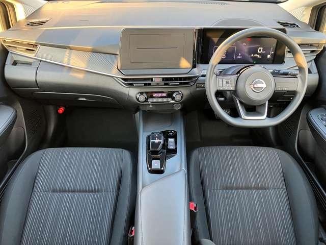 ノート 1.2 X ※雹害車※オーディオレス リアカメラ 衝突被害軽減ブレ-キ 全方位カメラ 禁煙車 レーンアシスト インテリジェントキー ワンオーナー アイドリングストップ 盗難防止システム サイドカーテンエアバック サイドカメラ キーレス(4枚目)