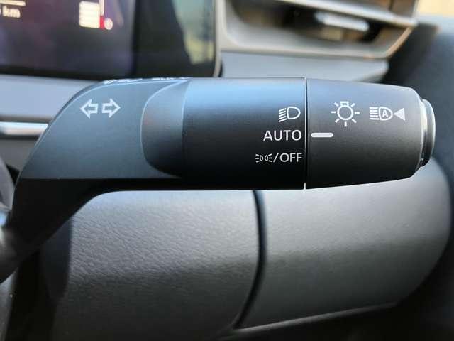 ノート 1.2 X ※雹害車※オーディオレス リアカメラ 衝突被害軽減ブレ-キ 全方位カメラ 禁煙車 レーンアシスト インテリジェントキー ワンオーナー アイドリングストップ 盗難防止システム サイドカーテンエアバック サイドカメラ キーレス(8枚目)