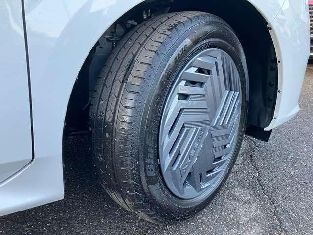 ノート １．２　Ｘ　※雹害車※　エマージェンシーブレーキ　踏　リアカメラ　衝突被害軽減ブレ－キ　全方位カメラ　ＬＥＤヘッドライト　レーンアシスト　インテリジェントキー　サイドカーテンエアバック　サイドカメラ　パワーウィンドウ　オートエアコン　キーレス　ＡＢＳ（16枚目）