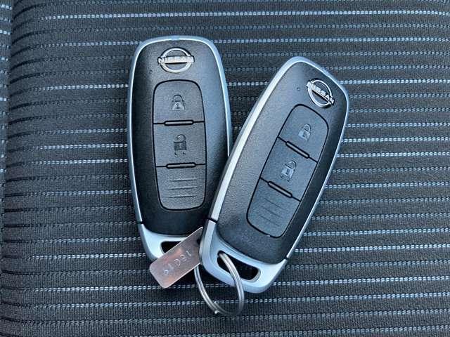 ノート １．２　Ｘ　※雹害車※　エマージェンシーブレーキ　踏　リアカメラ　衝突被害軽減ブレ－キ　全方位カメラ　ＬＥＤヘッドライト　レーンアシスト　インテリジェントキー　サイドカーテンエアバック　サイドカメラ　パワーウィンドウ　オートエアコン　キーレス　ＡＢＳ（17枚目）