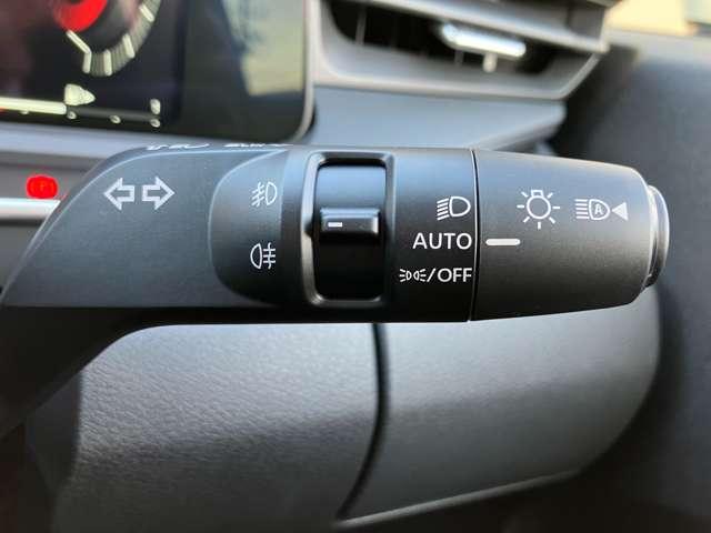 オーラ 1.2 G レザーエディション ※雹害車※プロパイロット 大画面純正ナビ ワンオーナ 追突防止 レーダークルーズ 本革 車線逸脱警報装置 寒冷地仕様 禁煙車 LED 盗難防止 バックモニター ETC インテリジェントキー メモリーナビゲーション AW キーレスエントリー(12枚目)