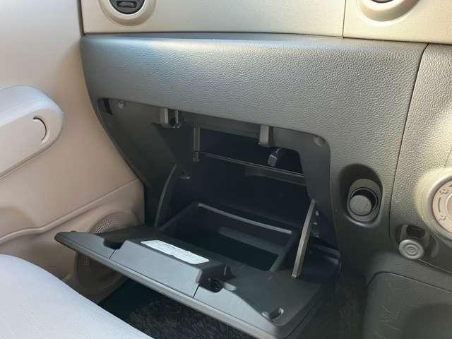 キューブ １．５　１５Ｘ　純正ディーラーナビ　ＥＴＣ　バックカメラ　キーフリーシステム　ＥＣＯモード　スマートキープッシュスタート　Ｂカメラ　ＡＣ　ダブルエアバック　１オーナー　ＥＴＣ　ナビ　ＰＳ　運転席エアバック　整備記録簿　ＡＢＳ　メモリーナビ　パワーウィンド（13枚目）