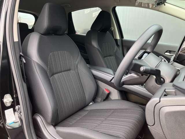 ノート 1.2 X ※雹害車※ オーディオレス リアカメラ 衝突被害軽減ブレ-キ 全方位カメラ 禁煙車 レーンアシスト インテリジェントキー ワンオーナー アイドリングストップ 盗難防止システム サイドカーテンエアバック サイドカメラ キーレス(5枚目)