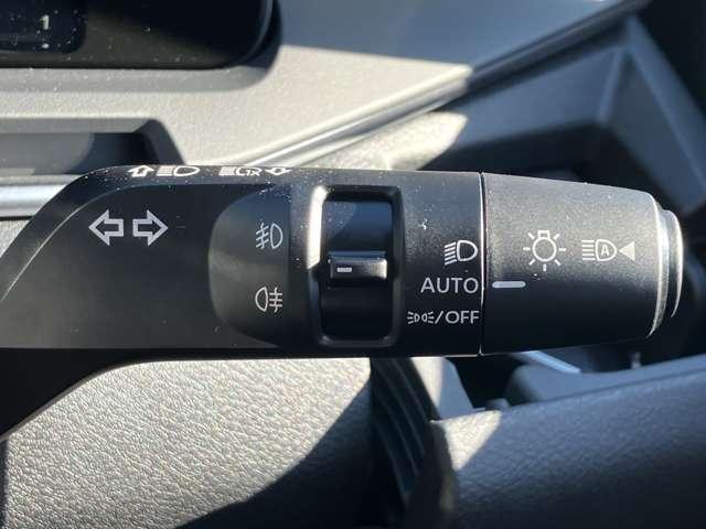 オーラ １．２　Ｇ　※雹害車※　プロパイロット　純正メーカー　自動（被害軽減）ブレーキ　ＬＥＤ　ＬＫＡ　サイドカメラ　ＥＴＣ　ドライブレコーダー　カーテンエアバッグ　アルミホイール　インテリジェントキー　パワーウィンドウ　フルオートエアコン　キーレスエントリー（11枚目）