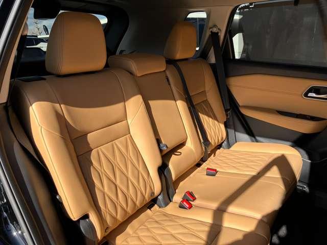 エクストレイル １．５　Ｇ　ｅ－４ＯＲＣＥ　４ＷＤ　※雹害車※　メーカー大画面ナビ　アラウン　本革Ｓ　パークアシスト　ＬＥＤヘッドランプ　ナビＴＶ　スマートキー　レーダークルーズ　ＬＫＡ　キーフリー　ＥＴＣ　４ＷＤ　アルミホイール　メモリーナビ　バックカメラ　サイドカメラ　オートエアコン　ＰＳ（16枚目）