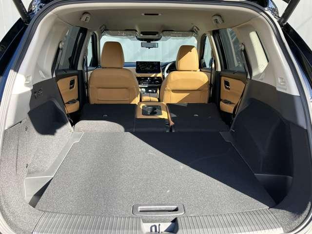 エクストレイル １．５　Ｇ　ｅ－４ＯＲＣＥ　４ＷＤ　※雹害車※　メーカー大画面ナビ　アラウン　本革Ｓ　パークアシスト　ＬＥＤヘッドランプ　ナビＴＶ　スマートキー　レーダークルーズ　ＬＫＡ　キーフリー　ＥＴＣ　４ＷＤ　アルミホイール　メモリーナビ　バックカメラ　サイドカメラ　オートエアコン　ＰＳ（18枚目）