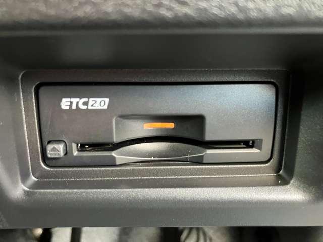 セレナ ２．０　ハイウェイスターＶ　※雹害車※プロパイロット　Ｗ電動スライド　レーダークルコン　レーンアシスト　ＬＥＤランプ　ＥＴＣ装備　カーテンエアバッグ　アルミホイール　キーフリー　メモリ－ナビ　ナビＴＶ　エアコン　ドラレコ　ワンセグＴＶ　バックカメラ　禁煙（12枚目）