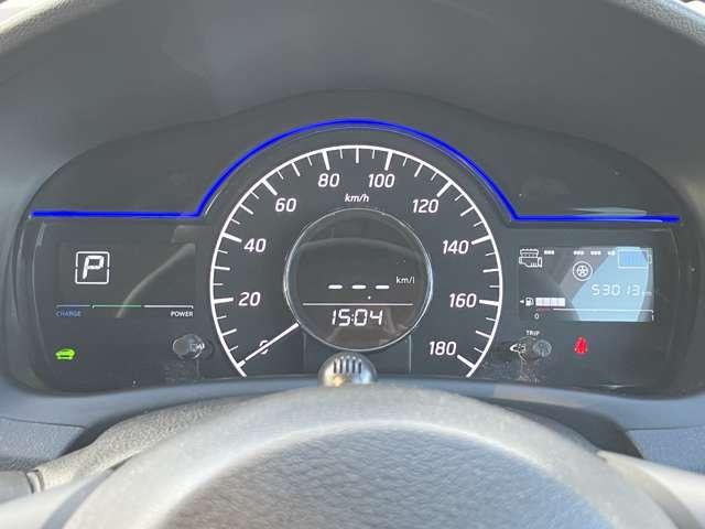 ノート １．２　ｅ－ＰＯＷＥＲ　Ｘ　純正メモリーナビ　ドライブレコーダー　３６０°カメラ　記録簿付　Ｒカメラ　運転席助手席エアバック　レーンキープ　ＡＵＴＯエアコン　１オーナー　盗難防止システム　ナビＴＶ　ＡＷ　サイドカメラ　運転席エアバッグ　キーレスエントリー　ドラレコ（6枚目）